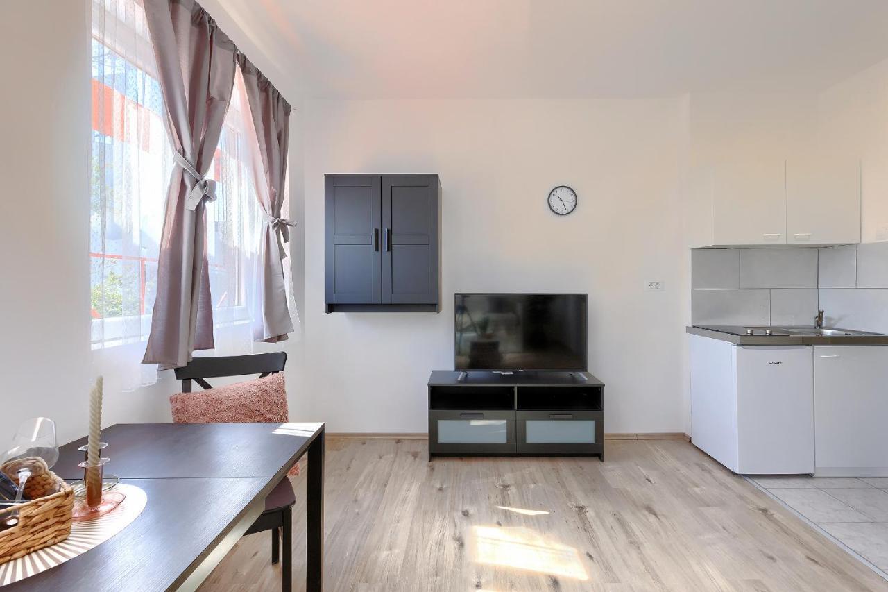 Monte Zaro Hostel Pula Buitenkant foto