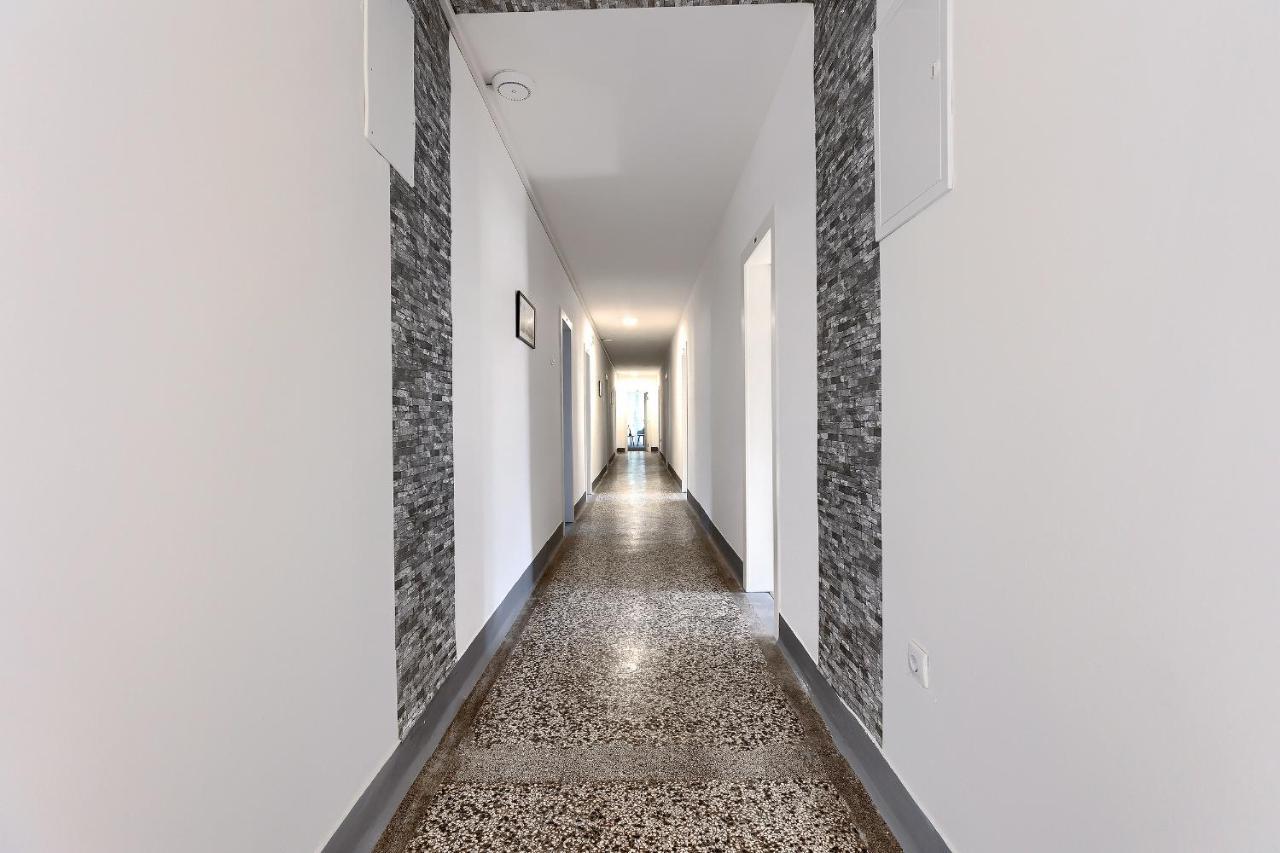 Monte Zaro Hostel Pula Buitenkant foto