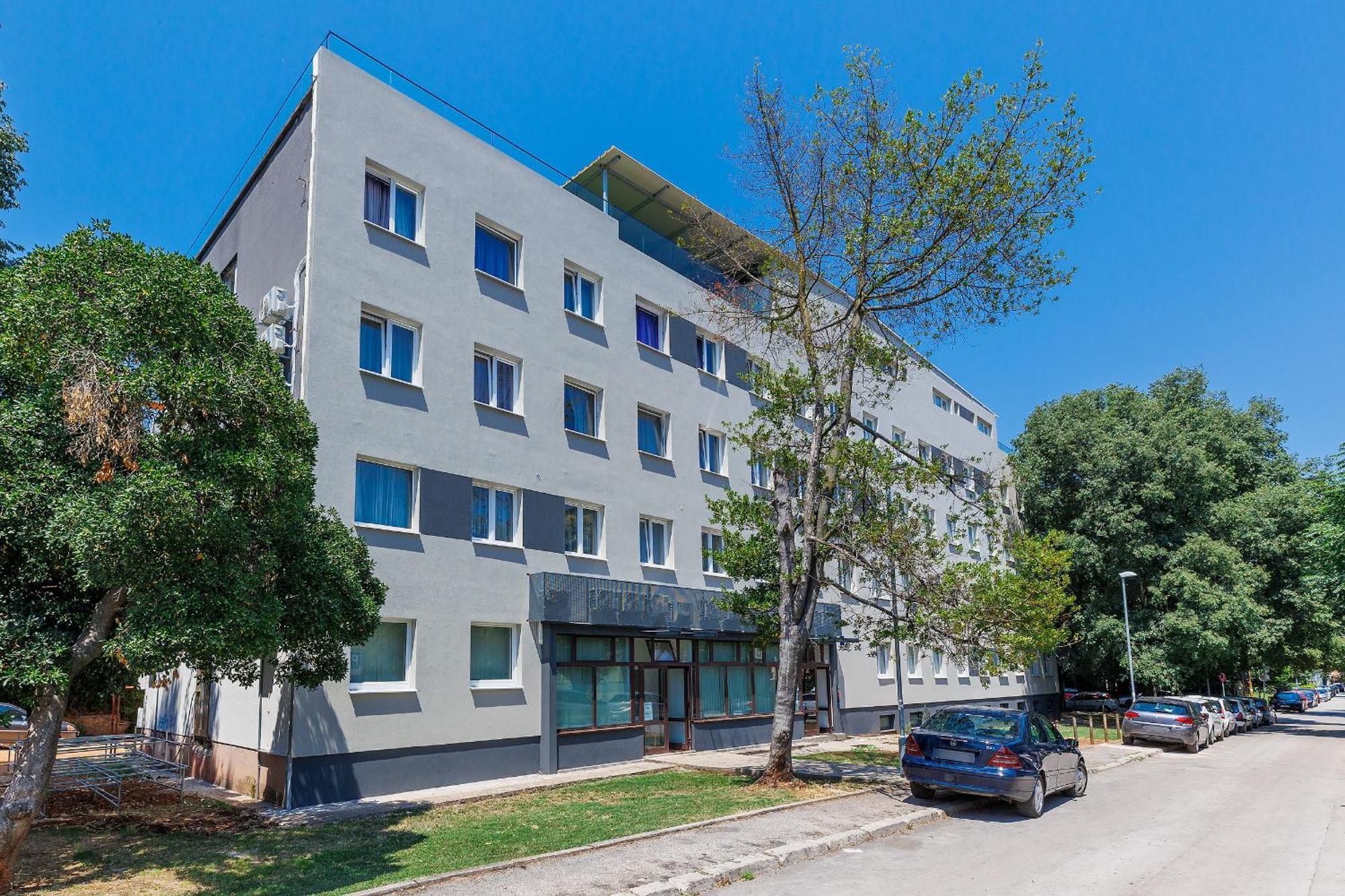 Monte Zaro Hostel Pula Buitenkant foto